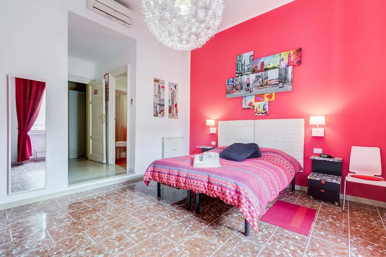 2 Passi Al Colosseo B&B Rome Bed & Breakfast
